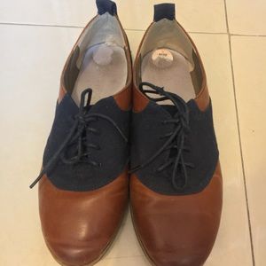 Leather/canvas oxfords